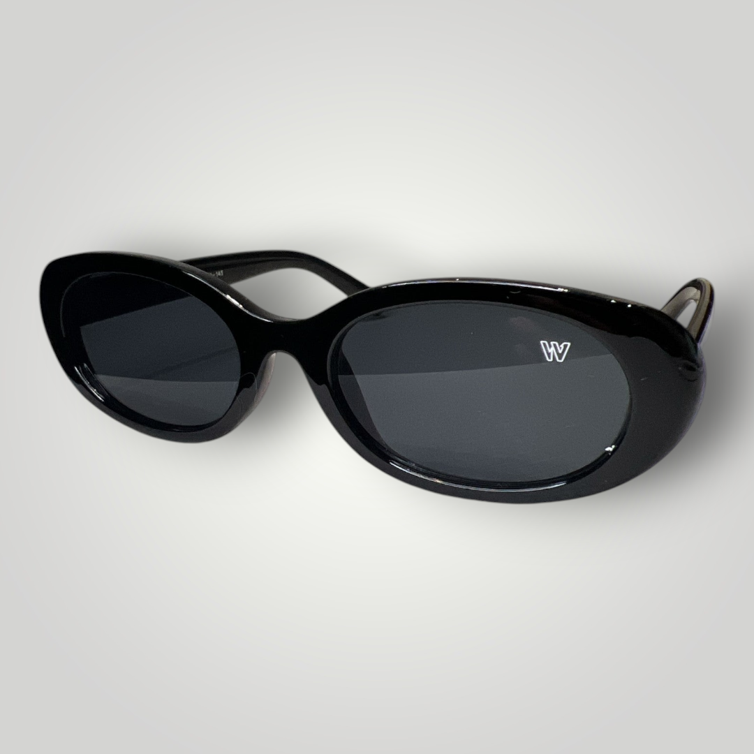 Óculos de Sol W One – Oval em Acetato Preto com Lentes Pretas Clássico