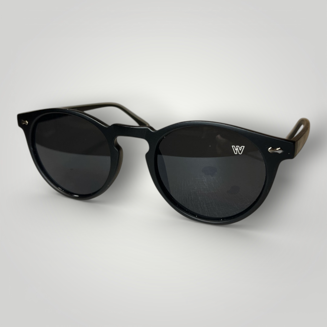Óculos de Sol W One – Redondo 2.0 Retrô em Acetato Preto Fosco Lentes Pretas Hastes Pretas