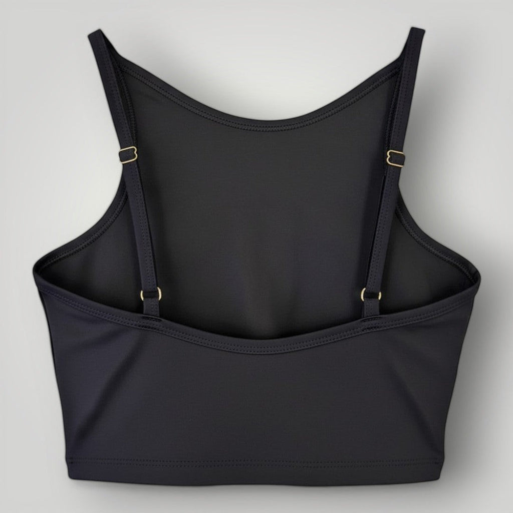 W One Brand Store black high-neck fitness top with adjustable straps and a band across the back. Made of polyamide and elastane.