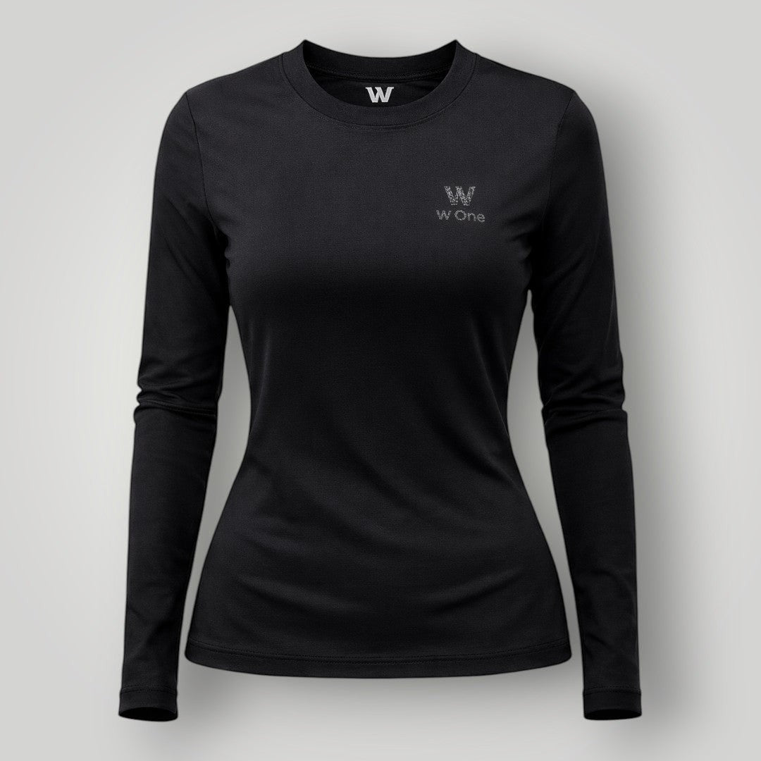 W One Brand Store black long-sleeve fitness t-shirt made of polyamide and elastane with crew neck and subtle logo.