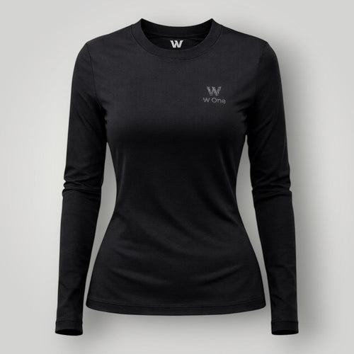 W One Brand Store black long-sleeve fitness t-shirt made of polyamide and elastane with crew neck and subtle logo.