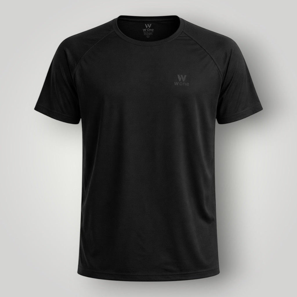 W One Brand Store black polyamide t-shirt with raglan sleeves and subtle logo, ideal for fitness and casual wear.