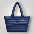Bolsa grande W One Brand Store estilo puffer na cor azul marinho com alças acolchoadas e logo frontal