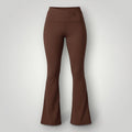 Calça flare W One Brand Store cor coffee com cós largo de alta compressão em tecido aerobic macio e respirável