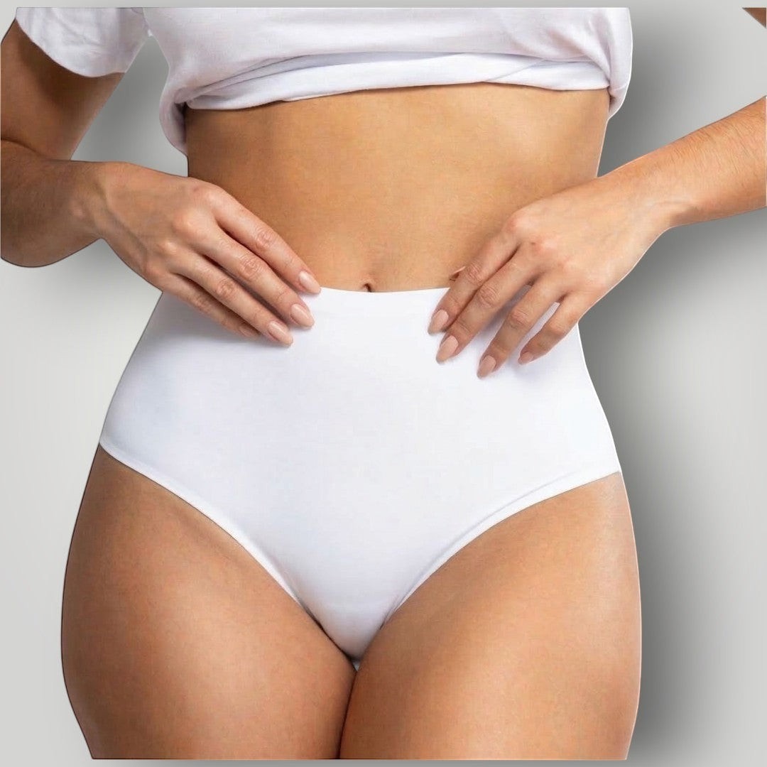 Calcinha hot pants branca W One Brand Store de cintura alta, sem costura, em poliamida e elastano com forro de algodão