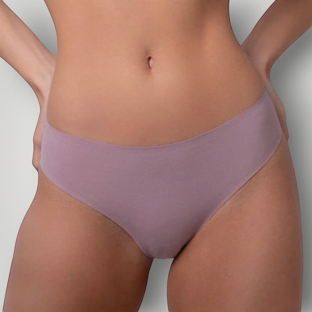 Calcinha tanga W One Brand Store roxa sem costura com laterais largas e cintura média, feita em poliamida e elastano.