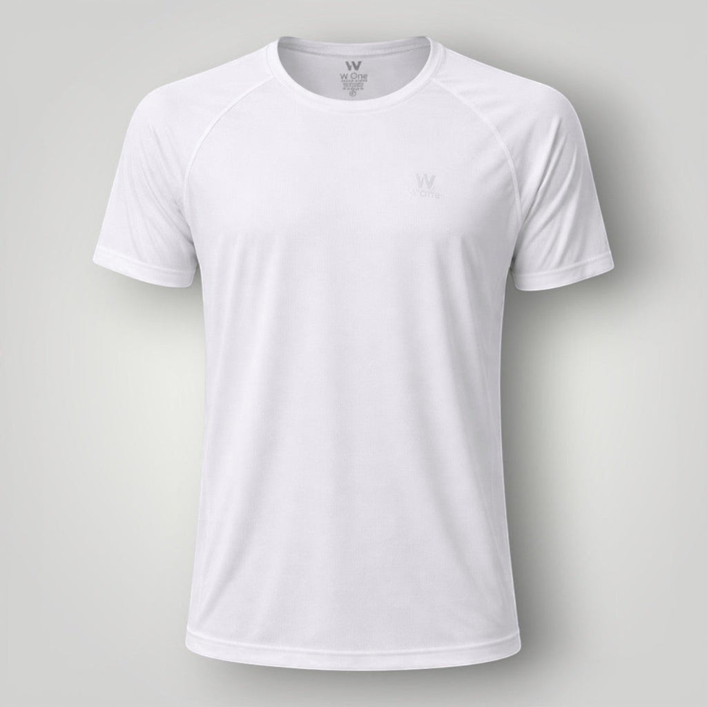 Camiseta W One Brand Store branca em poliamida com corte reto e recorte raglan, ideal para fitness.