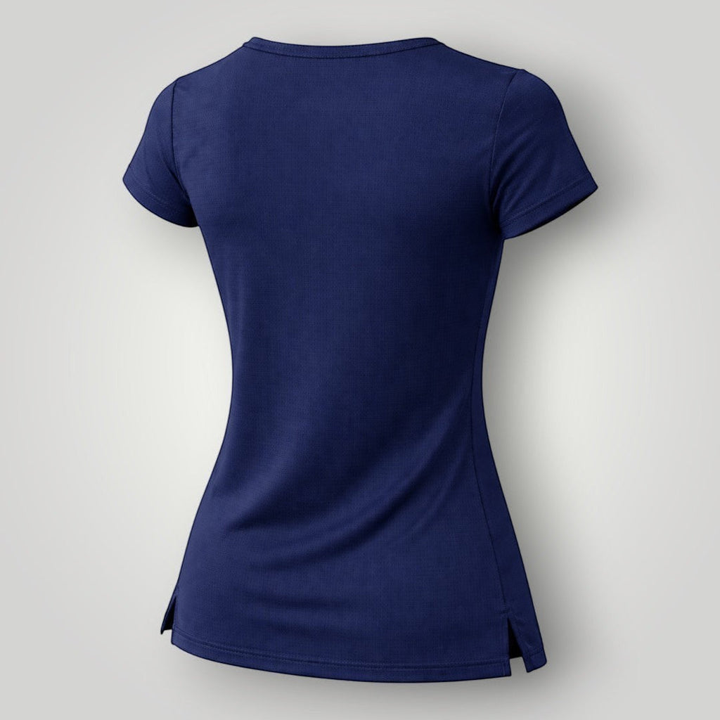Vista traseira da camiseta feminina W One Brand Store Essence azul marinho de manga curta com tecido leve e respirável