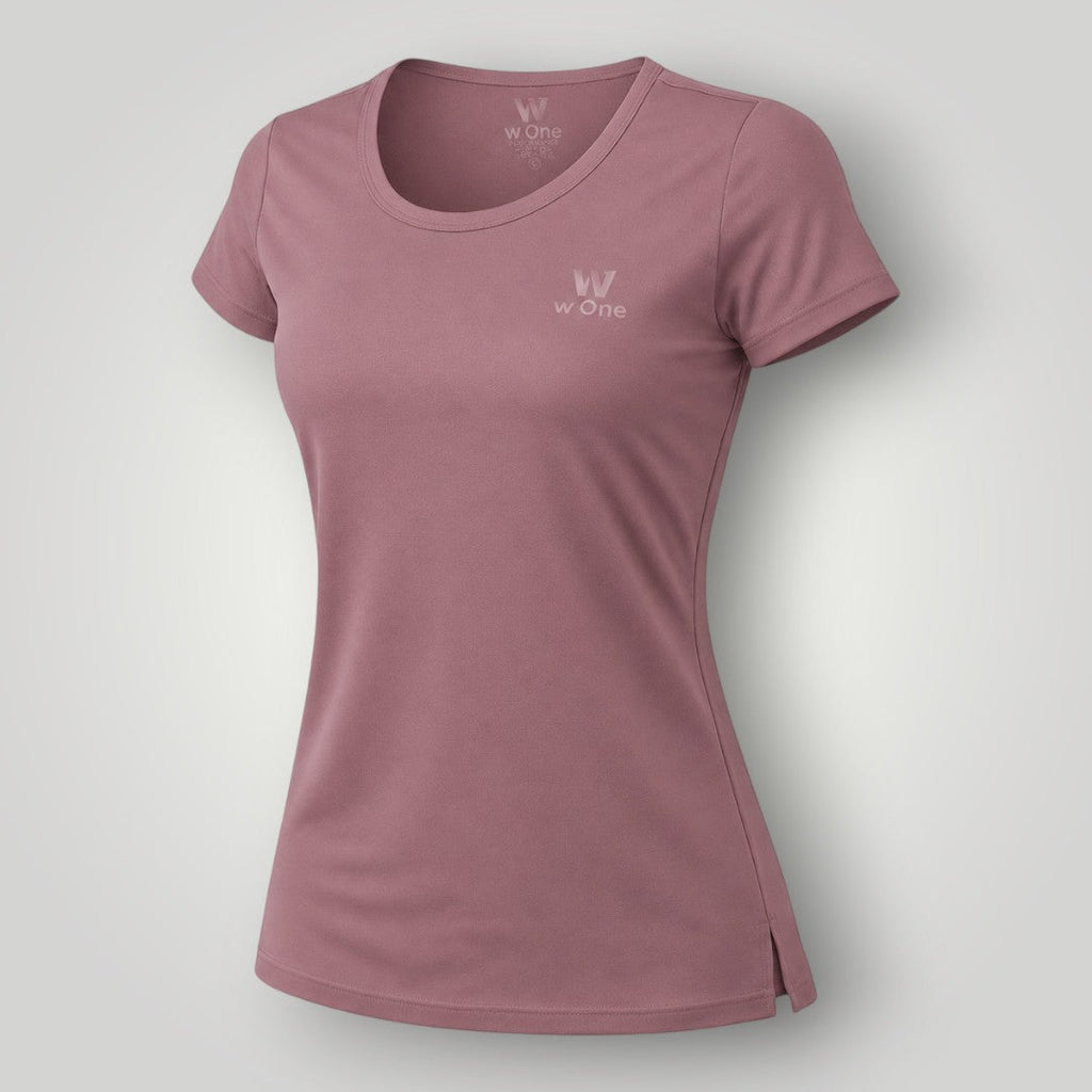 Camiseta feminina W One Brand Store Essence na cor cacau com manga curta, tecido leve e respirável para treinos.