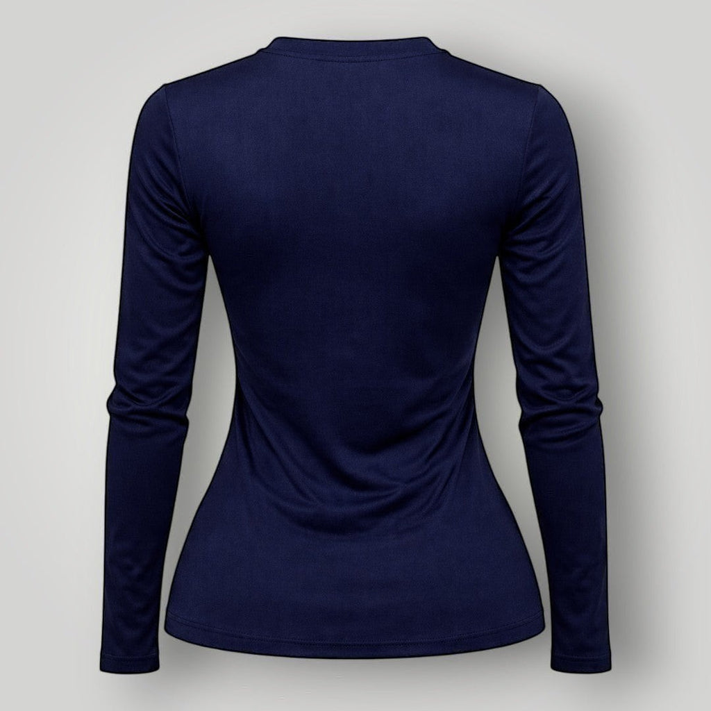 Vista traseira da camiseta feminina manga longa W One Brand Store azul marinho em poliamida com proteção UV