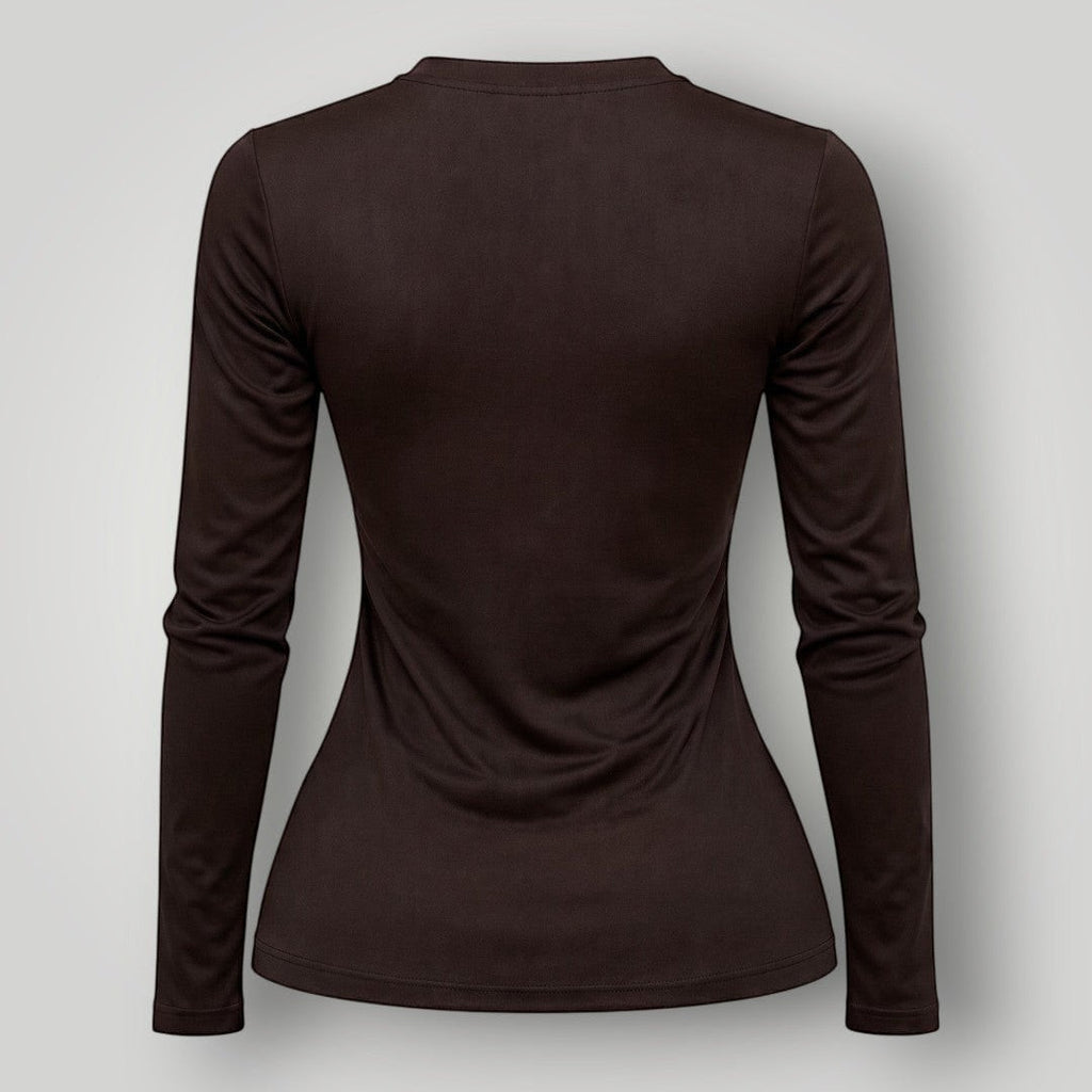Vista traseira da camiseta feminina de manga longa W One Brand Store na cor marrom café com tecido respirável