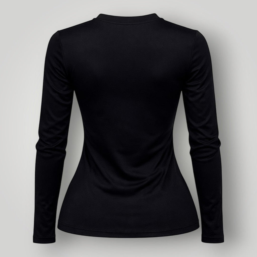 Vista traseira da camiseta feminina de manga longa W One Brand Store na cor preta, feita em tecido leve e respirável.