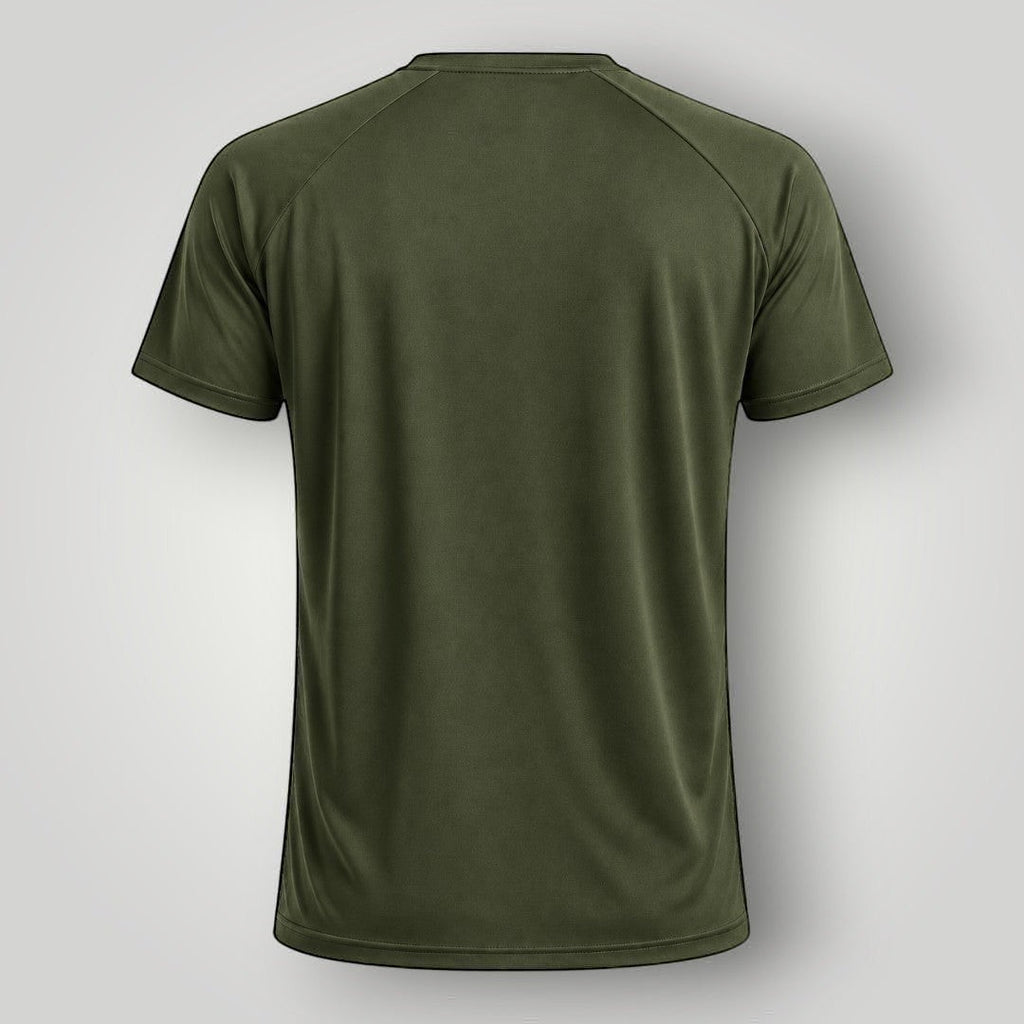Vista traseira da camiseta unissex W One Brand Store Dynamic na cor verde militar com mangas raglan e tecido leve.