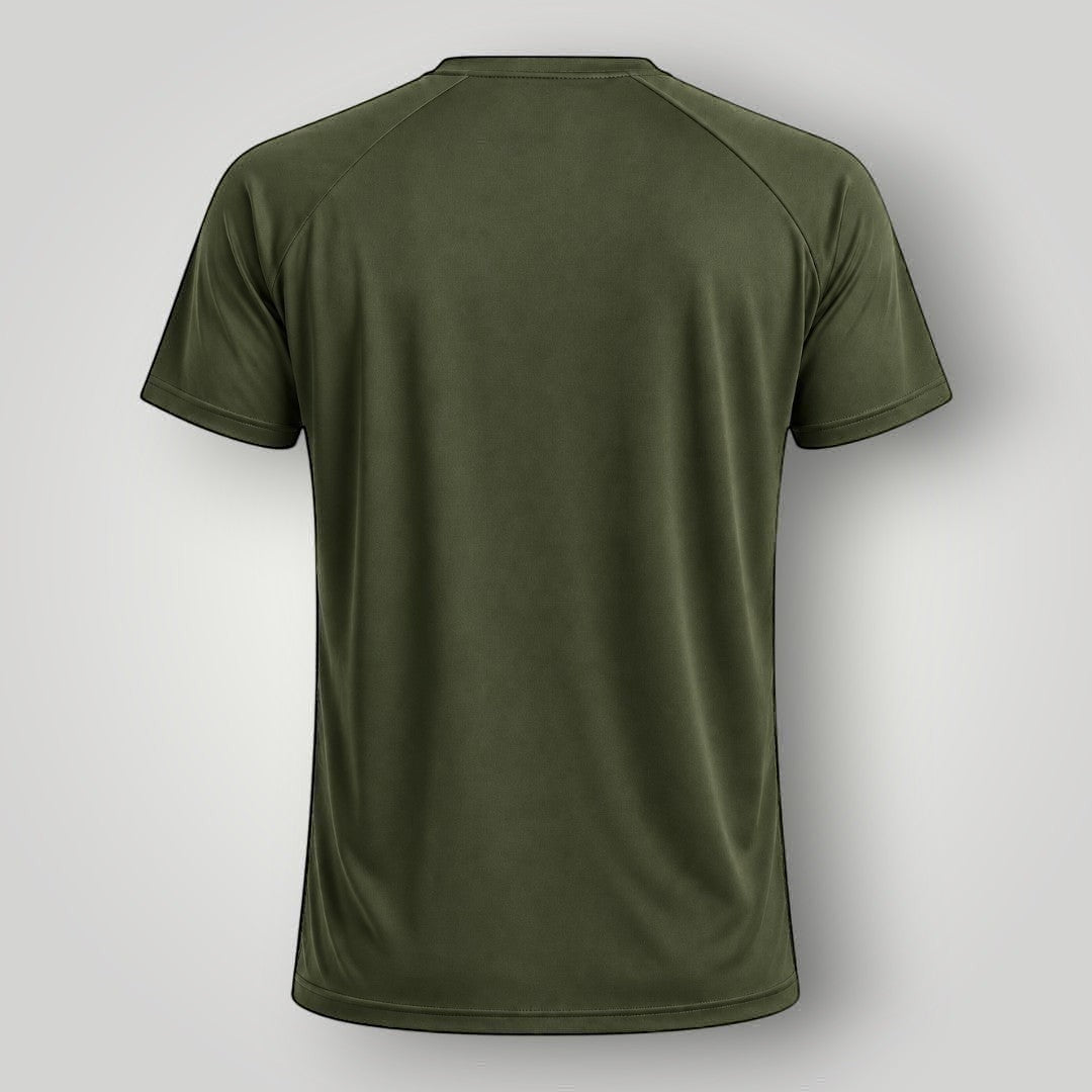 Vista traseira da camiseta unissex W One Brand Store Dynamic na cor verde militar com mangas raglan e tecido leve.