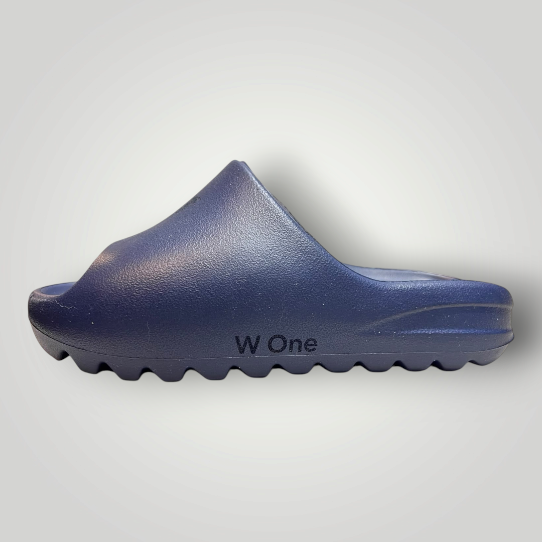 Slide Cloud Move W One Brand Store azul marinho em EVA de peça única com design minimalista e solado tratorado