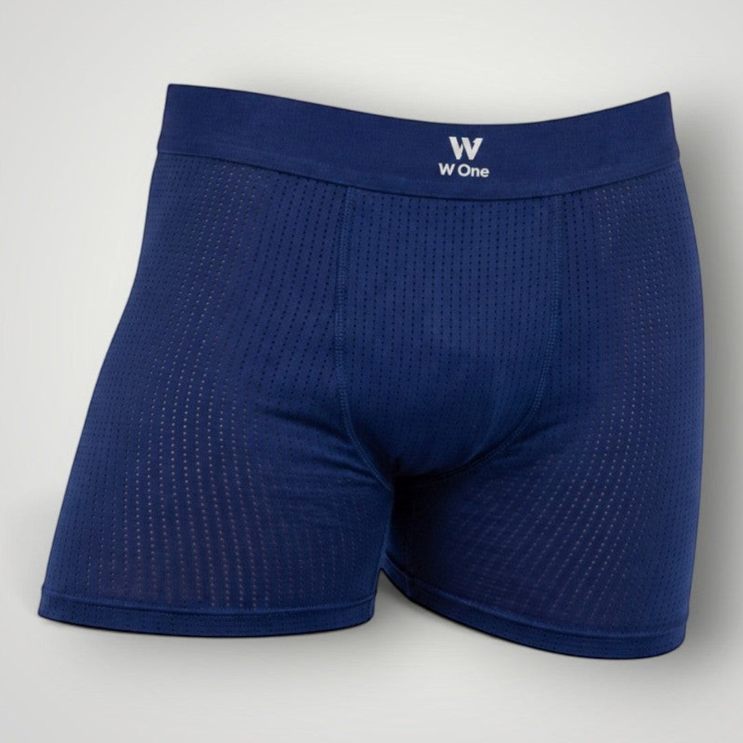 Cueca boxer W One Brand Store azul marinho em poliamida com tecnologia dry, tecido respirável e ajuste anatômico.