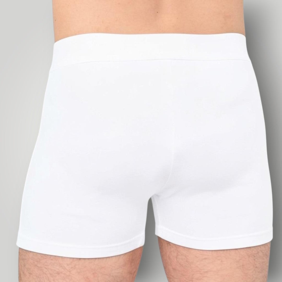 Cueca boxer branca W One Brand Store em algodão com tecnologia Thermo Dry e costura invisível, vista traseira.