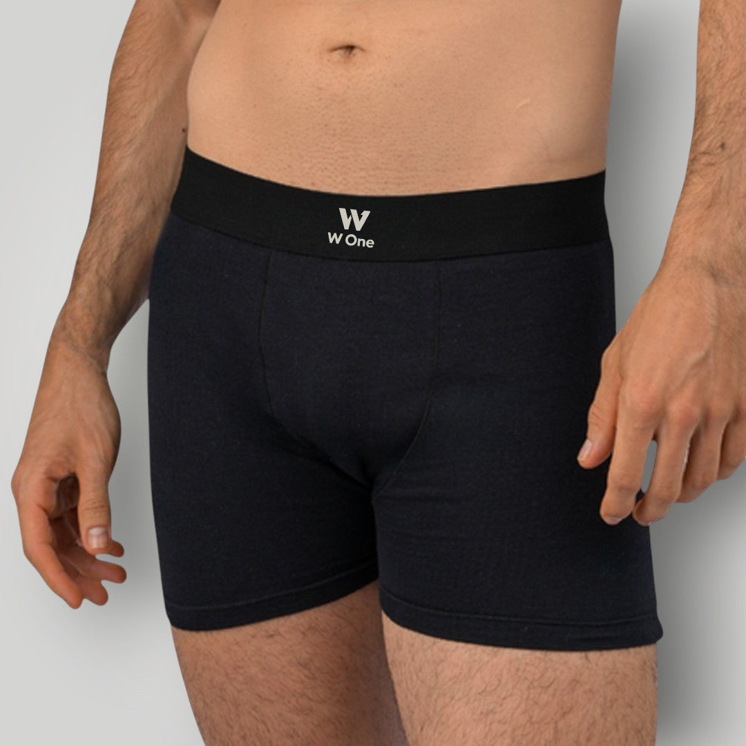 Cueca boxer preta W One Brand Store com tecnologia Thermo Dry, cós elástico e tecido respirável de algodão.