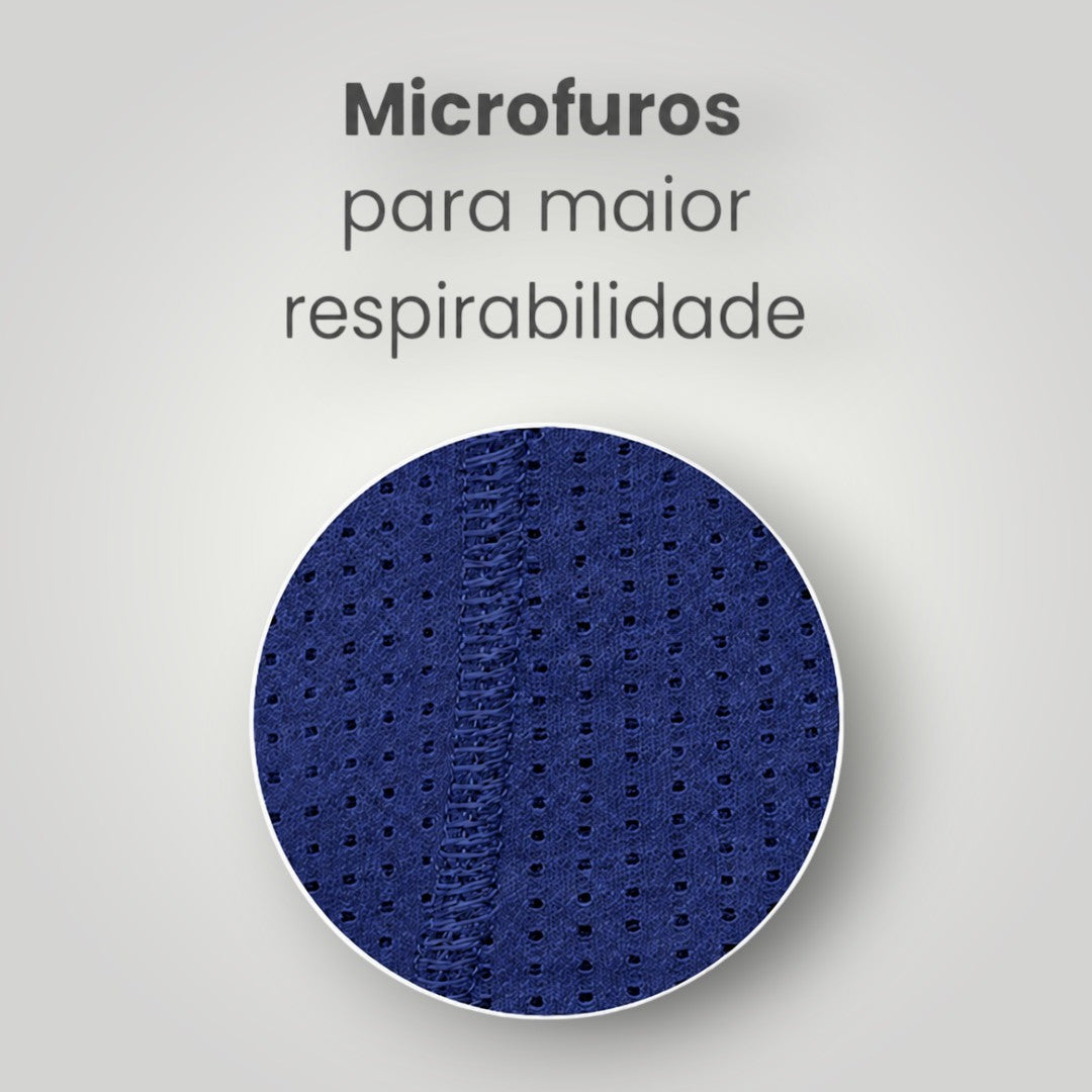 Detalhe em close do tecido azul com microfuros da cueca W One Brand Store para maior respirabilidade e ventilação