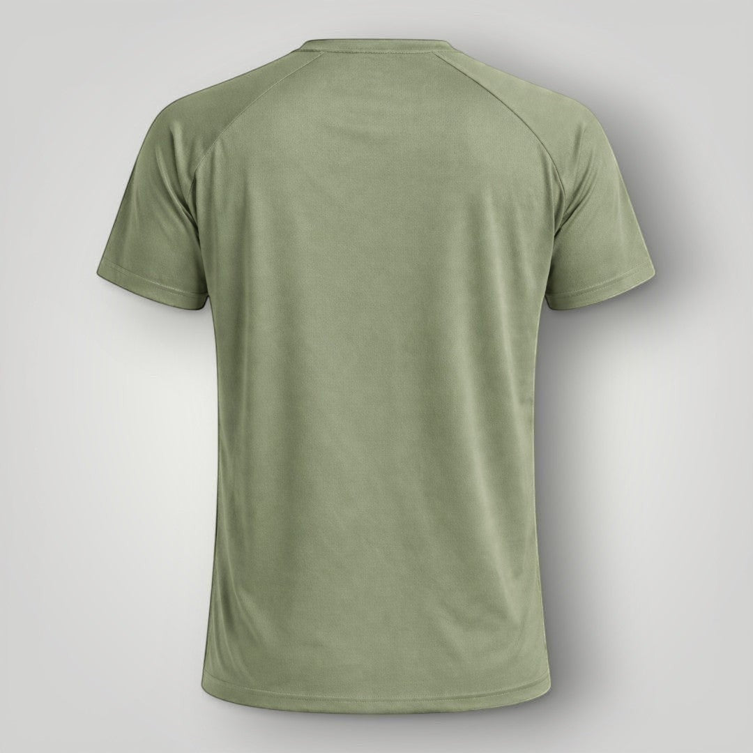 W One Brand Store green polyamide t-shirt with raglan sleeves and straight cut, ideal for fitness.