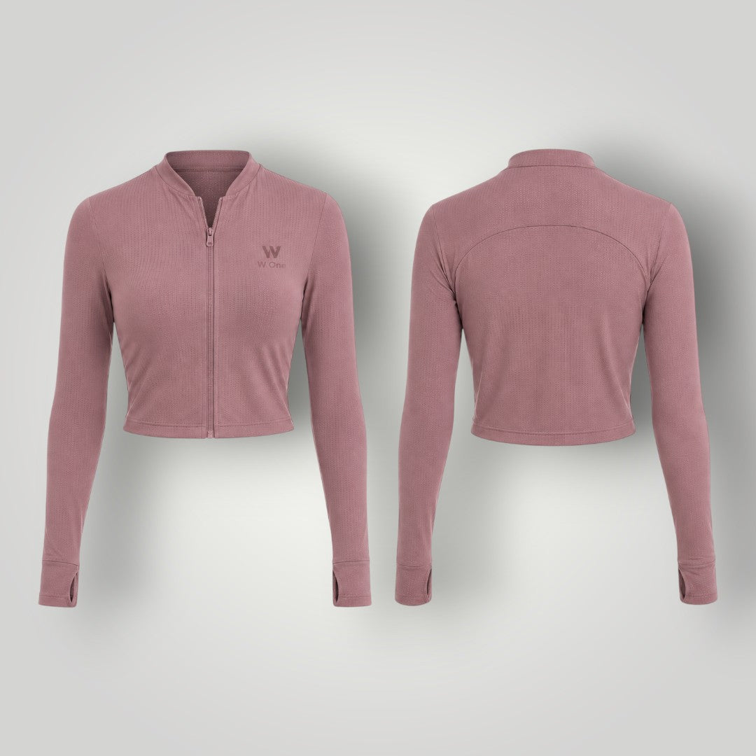Jaqueta cropped W One Brand Store cor cacau em tecido dry fit com zíper frontal e mangas longas com abertura para polegar
