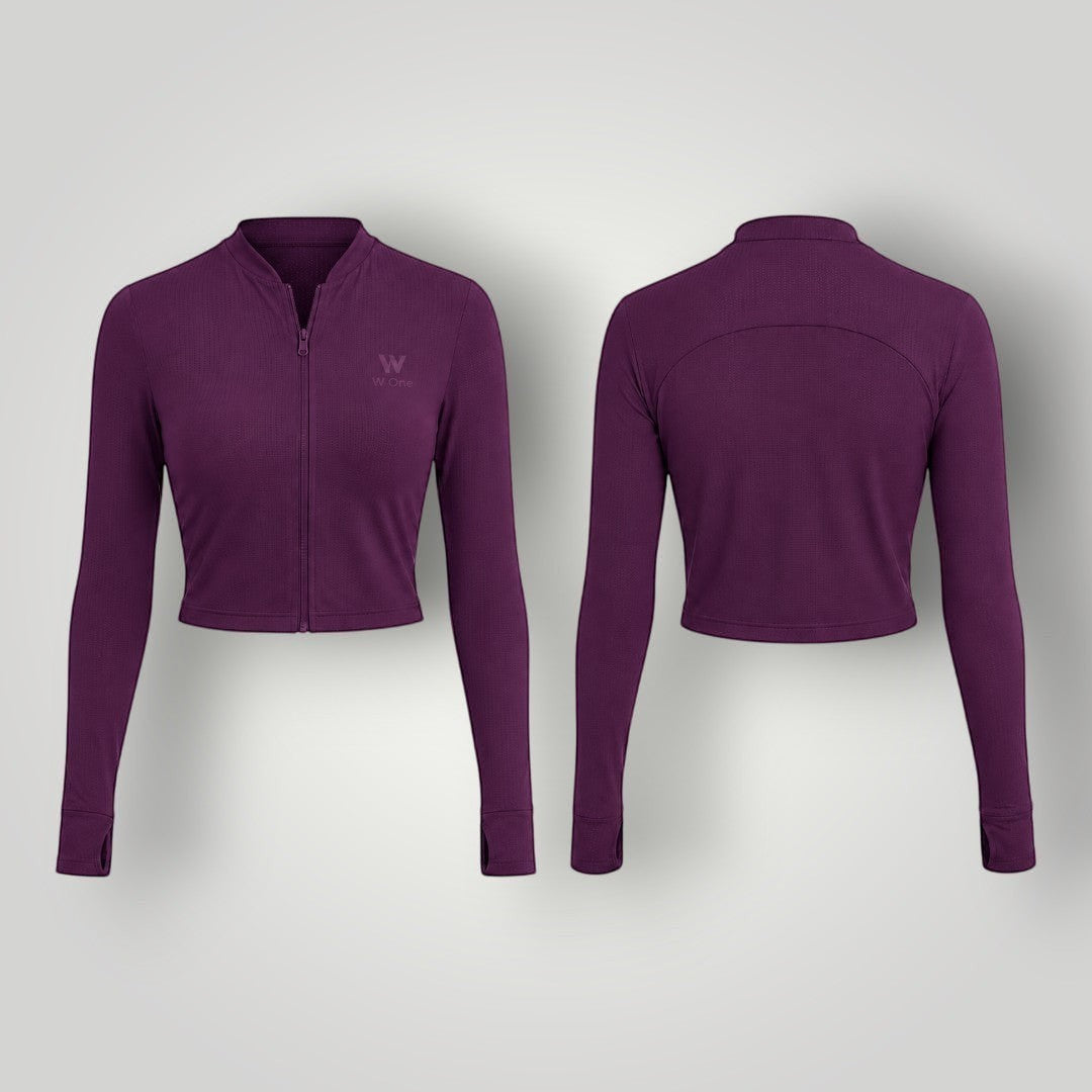 Jaqueta cropped W One Brand Store na cor vinho, modelo dry fit com zíper frontal, mangas longas e tecido respirável.