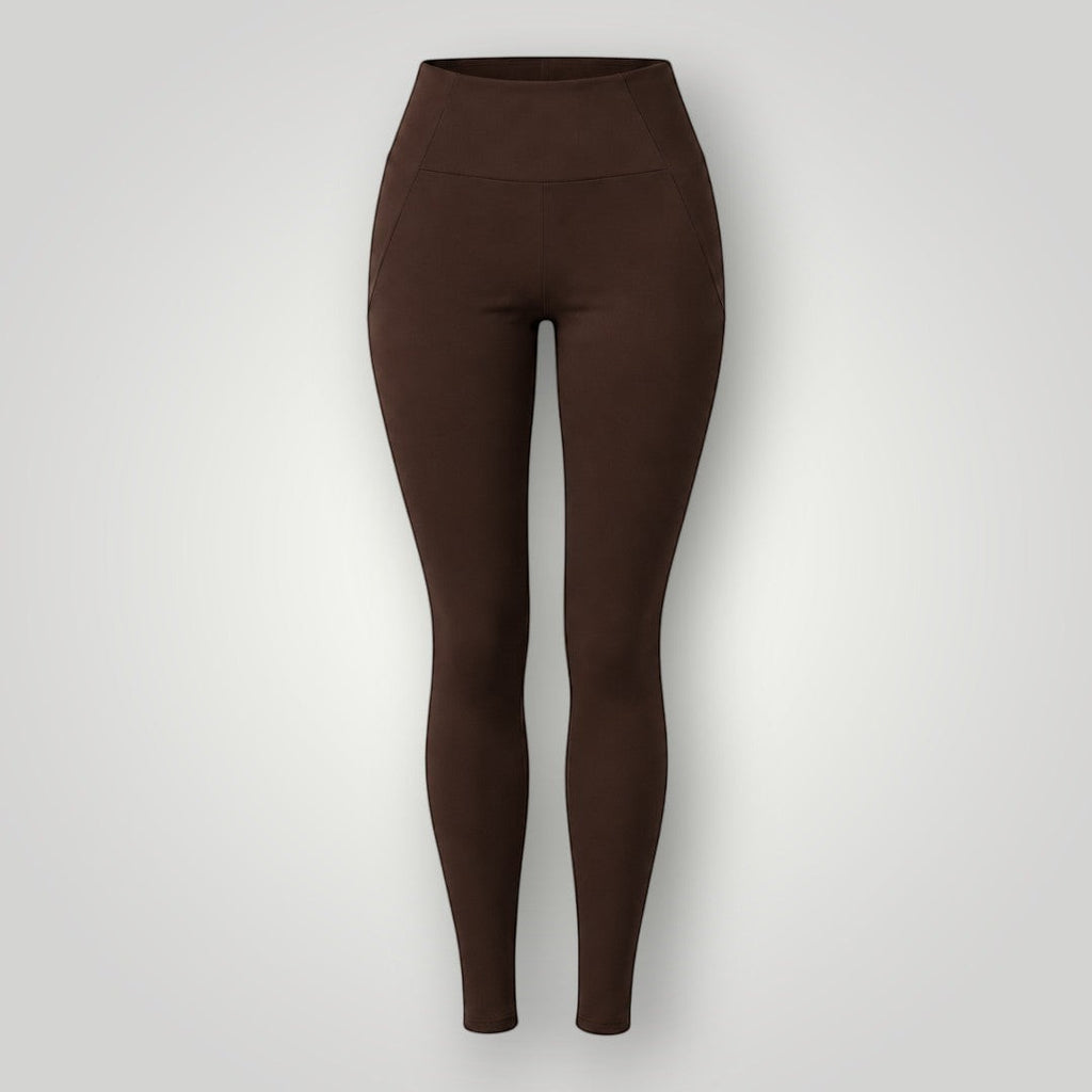Legging W One Brand Store Performance na cor coffee com bolso V lateral, tecido de poliamida com proteção solar.