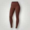Legging W One Brand Store Essence na cor café, com cintura alta, tecido de média compressão e toque macio.