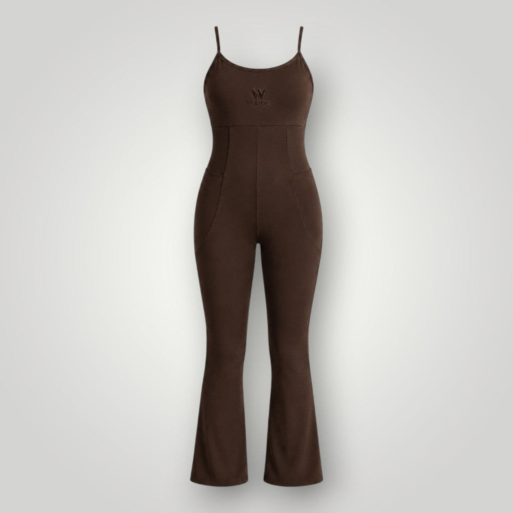 Macacão W One Brand Store Flex Core na cor café com alças finas reguláveis e modelagem ajustada ao corpo