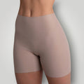 W One Brand Store nude seamless shorts with light compression, made of polyamide and elastane, ideal for everyday wear.