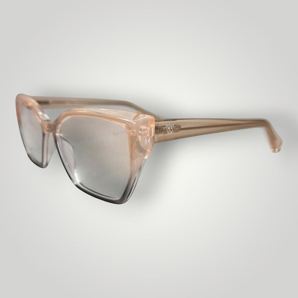 Armação de Óculos de Grau Retangular Tipo Gatinho em Acetato Rosa Claro Transparente com Degradê Fumê vista lateral