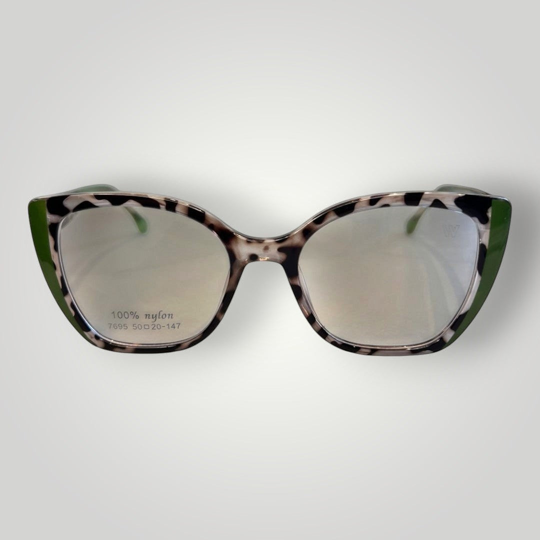 Óculos de grau W One Brand Store em poliamida com estampa animal print e detalhes laterais em verde.
