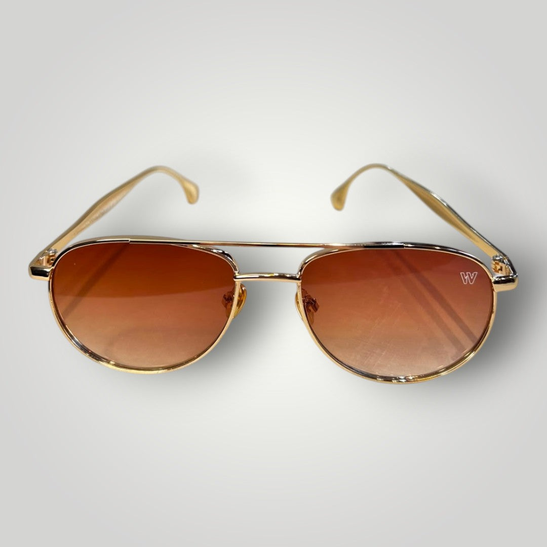 Óculos de sol W One Brand Store modelo aviador mini com armação de metal dourado e lentes marrons degradê