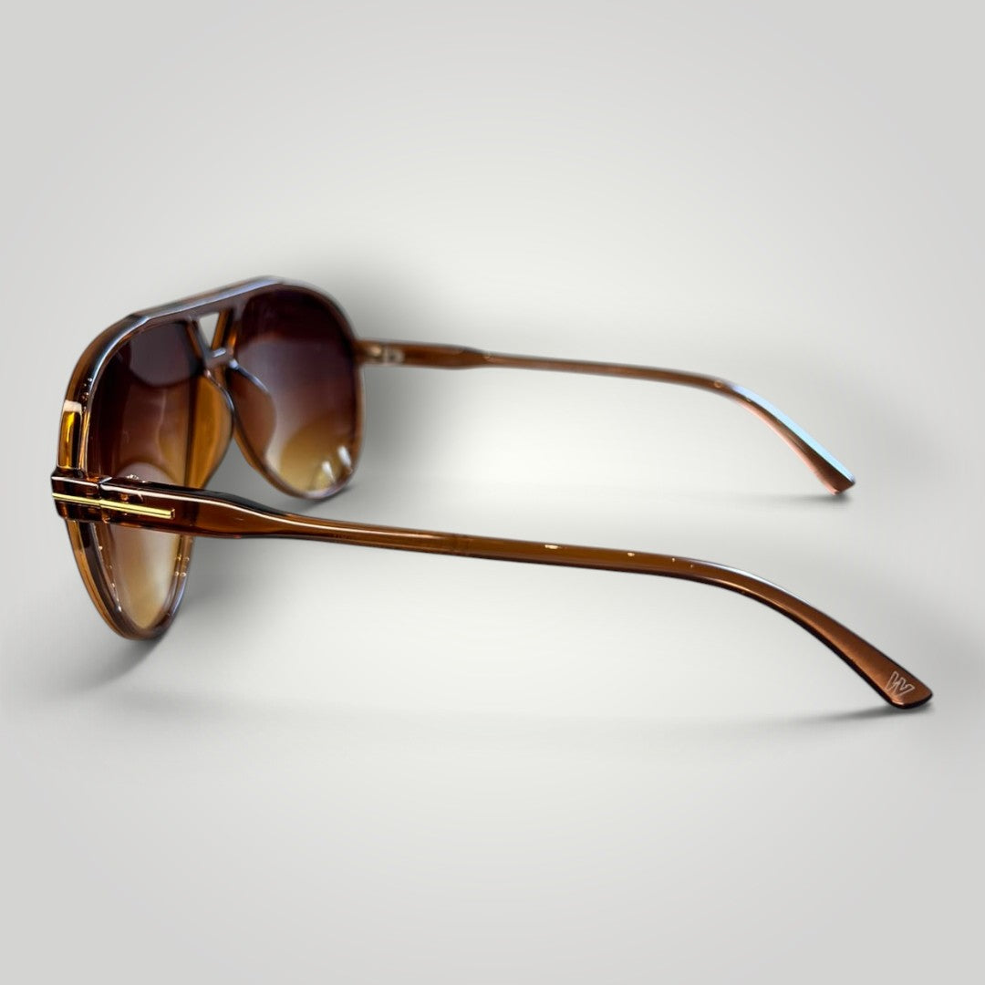 Óculos de sol W One Brand Store modelo aviador grande em acetato marrom com lentes degradê em tom marrom