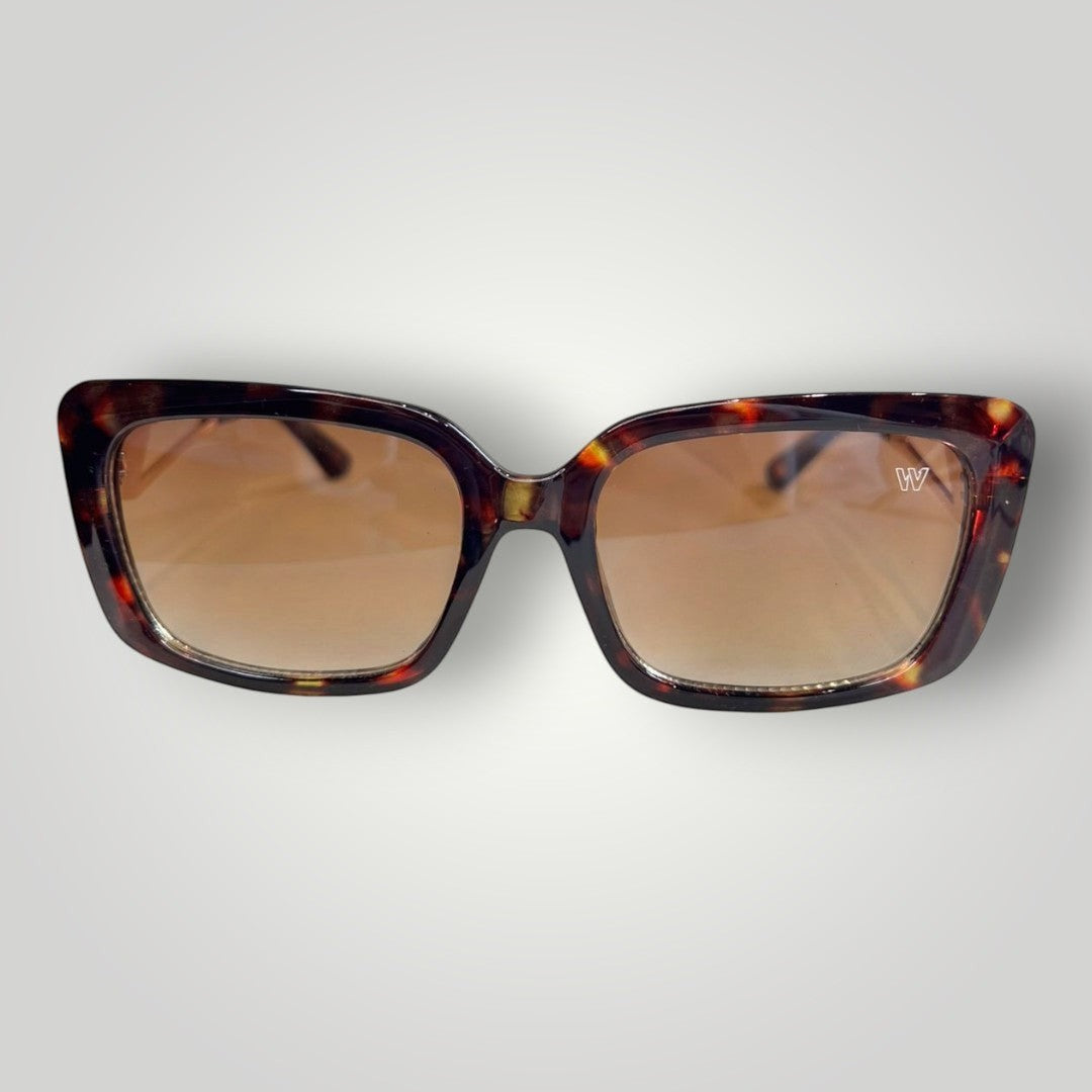 Óculos de sol W One retangular em acetato e metal com estampa tartaruga e lentes marrons. Proteção UV400.