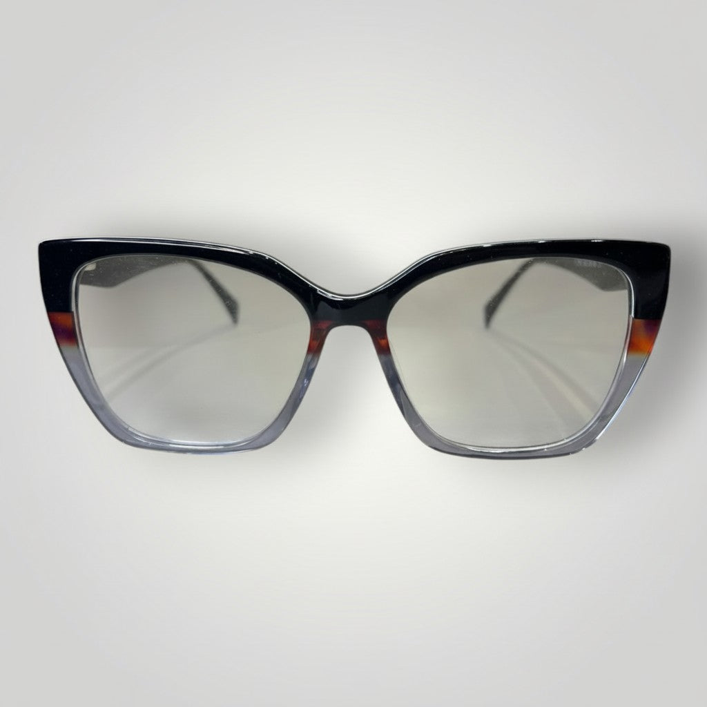 Óculos de grau W One Brand Store gatinho em acetato preto, vermelho e cinza com design moderno.