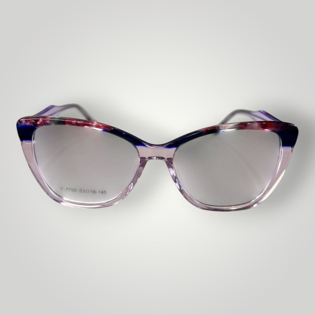 Óculos de grau W One Brand Store gatinho em acetato rosa com detalhes coloridos nas hastes e lentes transparentes.