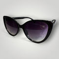 Óculos de Sol Maxi Gatinho Preto em Acetato com Lentes Pretas Degradê vista frontal