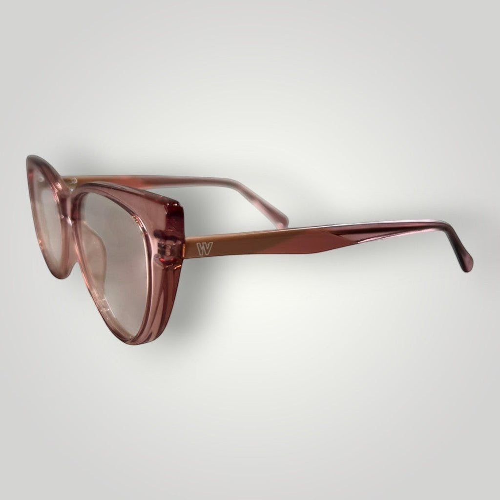 Armação de Óculos de Grau Gatinho em Acetato Rosé Transparente com Detalhes em Rosa Bebê vista lateral