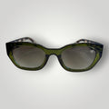 Óculos de sol W One Brand Store estilo gatinho em acetato verde com lentes degradê e hastes listradas