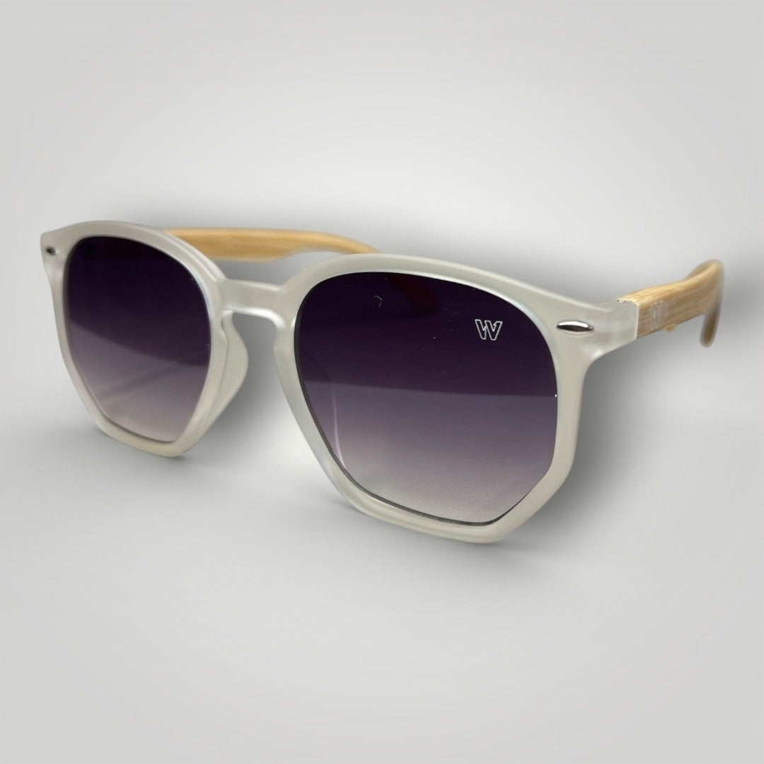 Óculos de sol W One Brand Store hexagonal com aro em acetato transparente, lentes degradê roxo e hastes bege