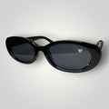 Óculos de Sol Oval em Acetato Preto com Lentes Pretas Clássico vista frontal