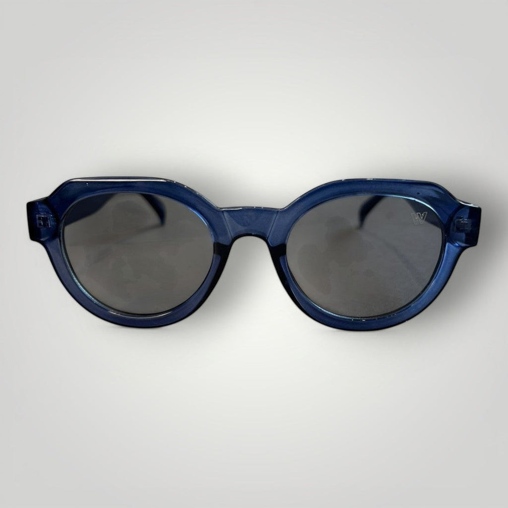 Óculos de Sol Redondo em Acetato Azul com Lentes Pretas vista frontal