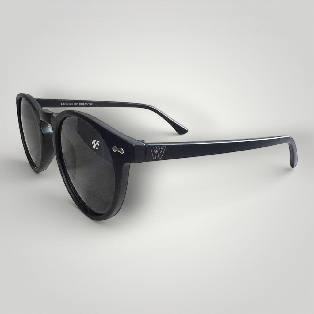 Óculos de Sol Redondo 2.0 Retrô em Acetato Preto Fosco Lentes Pretas Hastes Pretas vista lateral