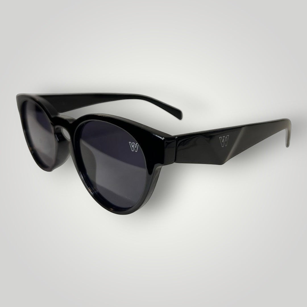Óculos de sol W One Brand Store redondo retrô em acetato preto com lentes degradê e proteção UV400