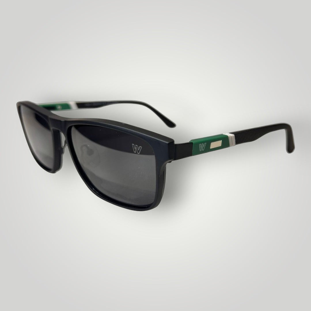 Óculos de grau W One Brand Store retangular em metal preto com hastes emborrachadas verdes e clip-on solar