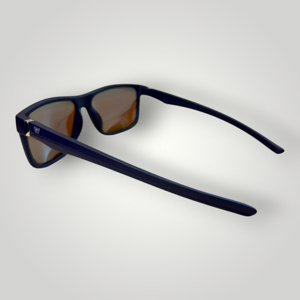 Óculos de sol W One Brand Store em acetato azul com lentes espelhadas polarizadas e hastes esportivas modernas