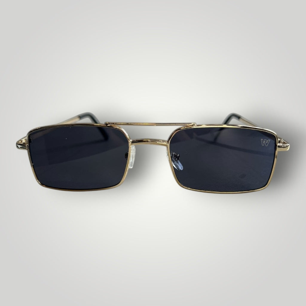 Óculos de Sol Retangular em Metal Dourado com Lentes Fumês vista lateral