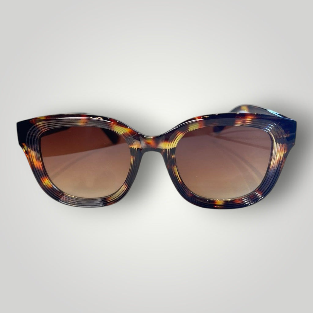 W One Brand Store retro tortoiseshell acetate sunglasses with brown gradient lenses and ribbed detailing.