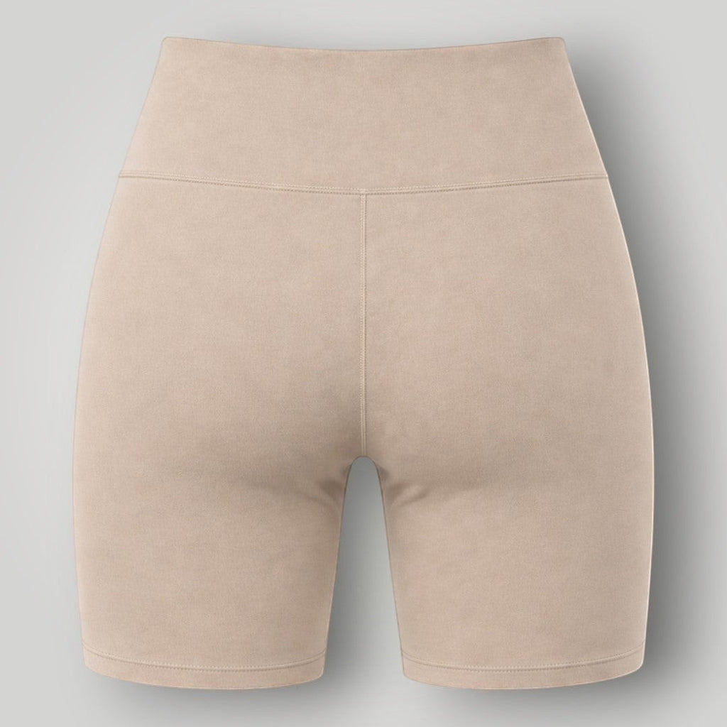Shorts W One Brand Store Essence na cor canela com cós largo de alta compressão e tecido macio de poliamida